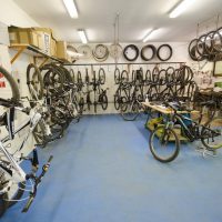 Salle d'équipement de VTT