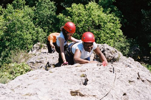 Activité escalade jeunes groupe